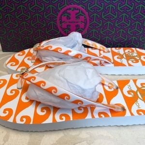 NEW TORY BURCH printed thin flip flops